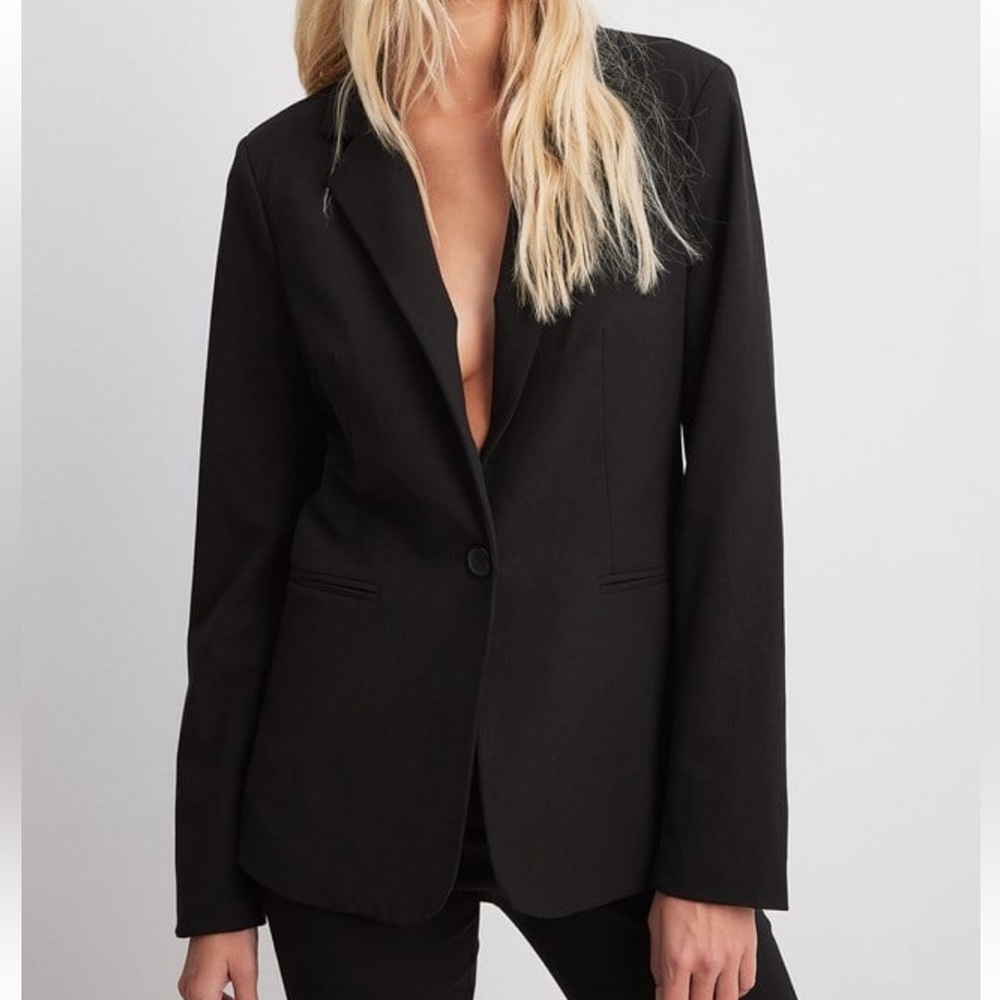 Black Fitted Blazer NWT